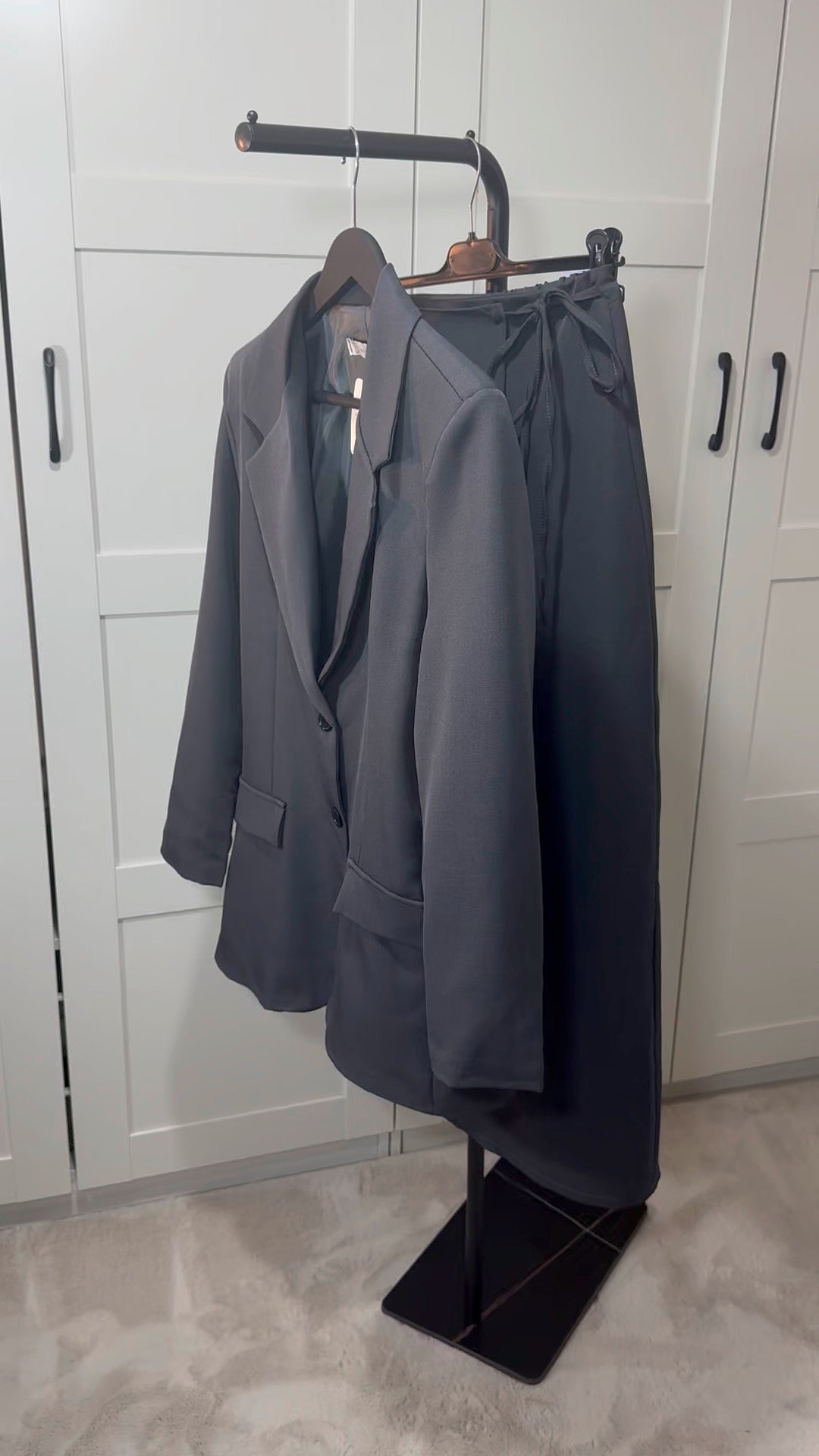 Ensemble tailleur blazer et jupe longue portefeuille à nouer I Gris