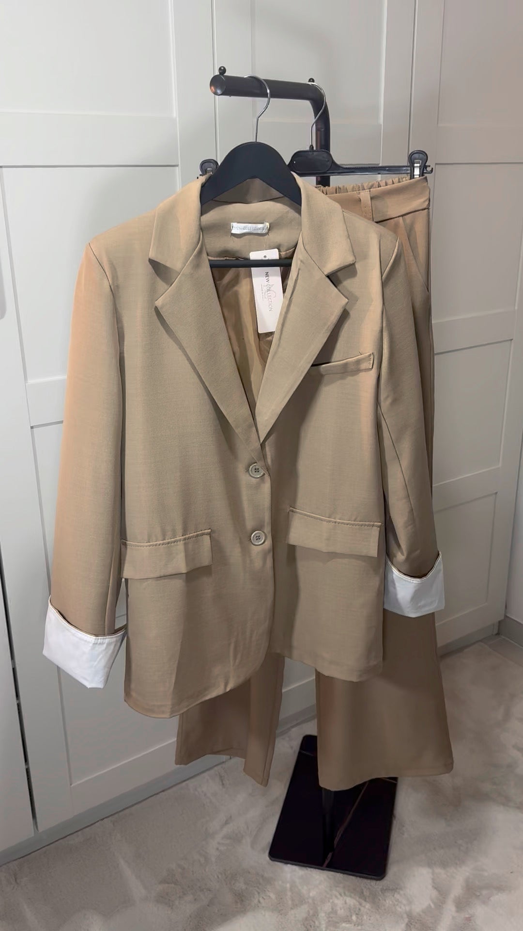 Ensemble tailleur blazer à revers et pantalon I Camel