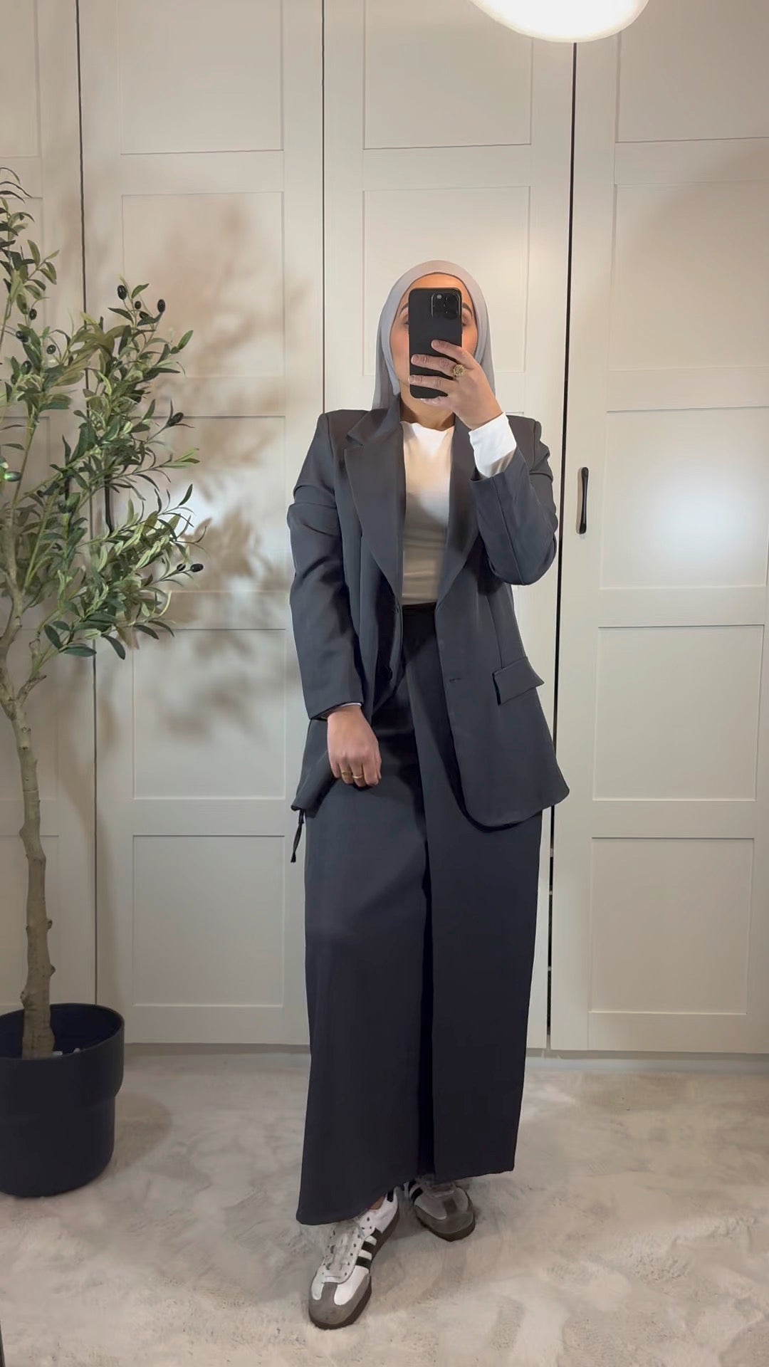 Ensemble tailleur blazer et jupe longue portefeuille à nouer I Gris