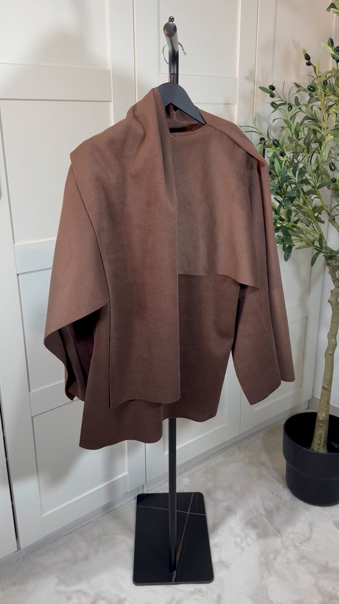 Veste cape oversize avec écharpe intégrée I Marron