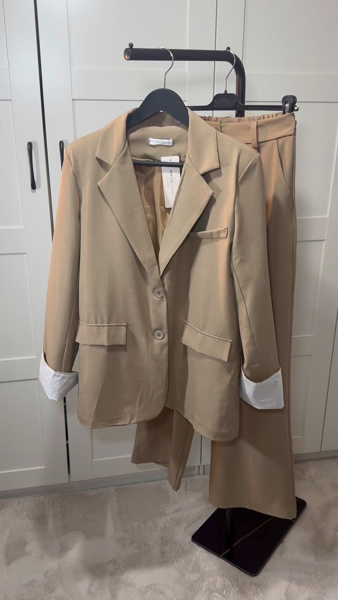 Ensemble tailleur blazer à revers et pantalon I Camel